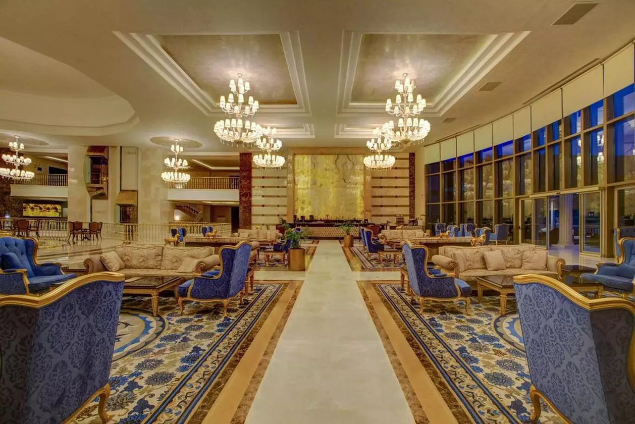 voguebodrum_shabaviz (2).jpg